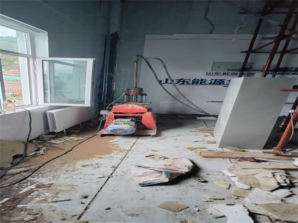 铁山港地基基础下沉墙体裂缝加固注浆顶升施工